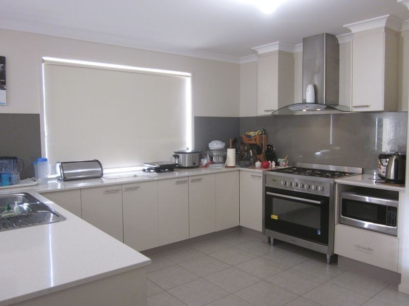 11 Hemsley Drive, Deer Park VIC 3023