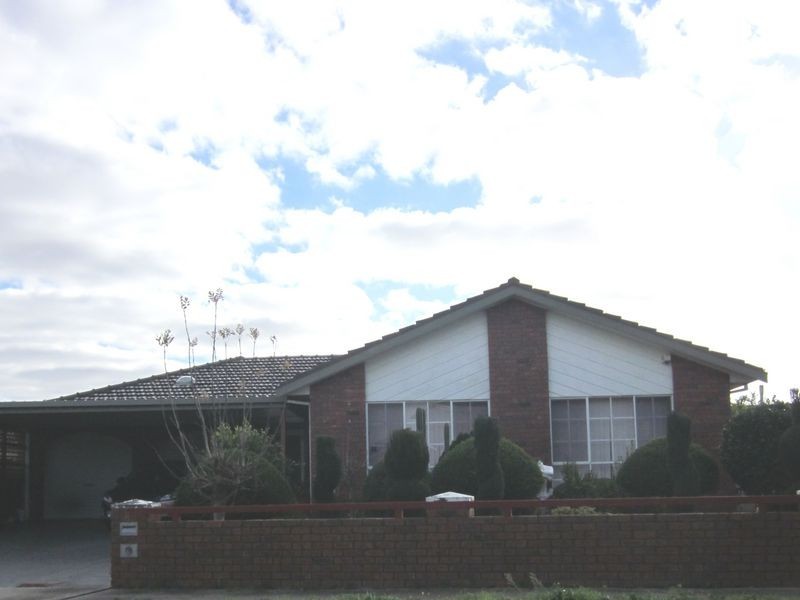 8 Masefield Court, Delahey VIC 3037