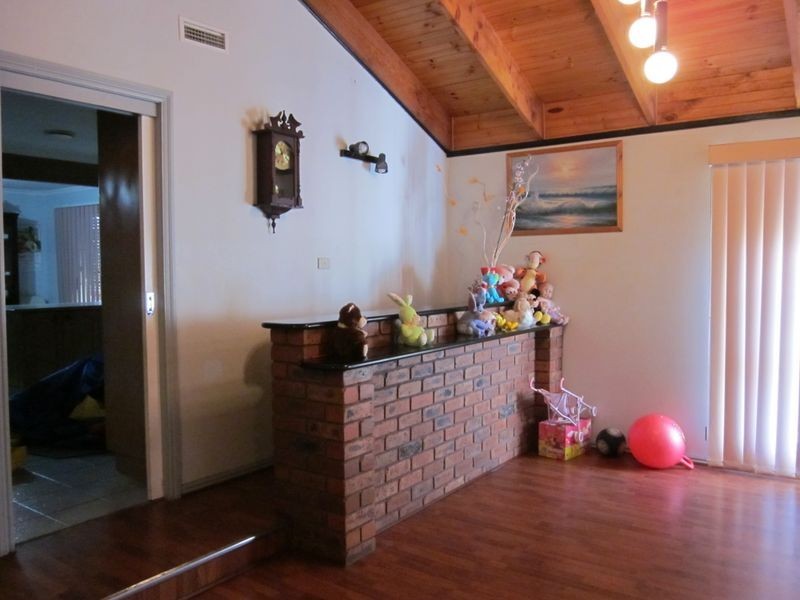 8 Masefield Court, Delahey VIC 3037