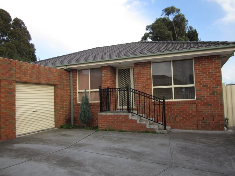 2/21 Winnington Rd, Deer Park VIC 3023