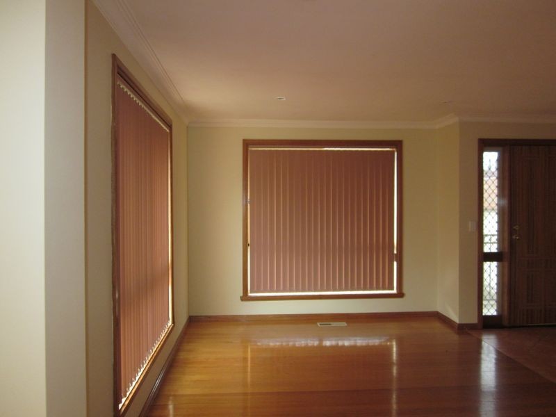 2/21 Winnington Rd, Deer Park VIC 3023