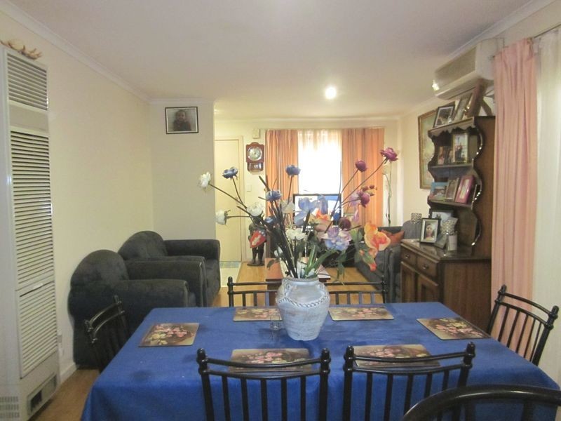 6 Bluestone Walk, Delahey VIC 3037