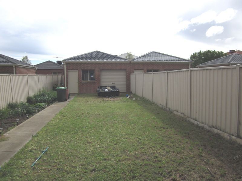 24 Nobel Banks Drive, Deer Park VIC 3023