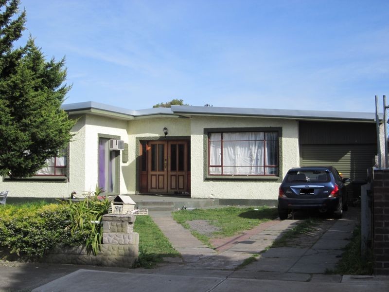 51 Errington Road, St Albans VIC 3021