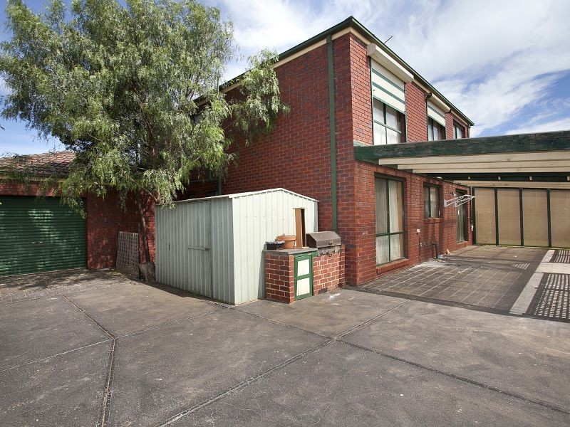 6 Marlo Drive, Melton West VIC 3337