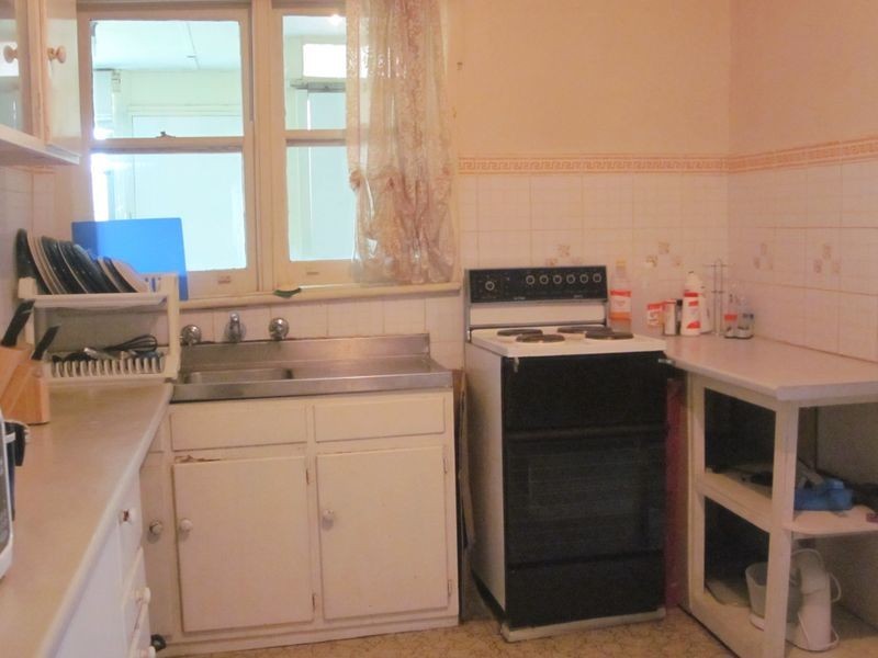 16 Winifred Street, St Albans VIC 3021