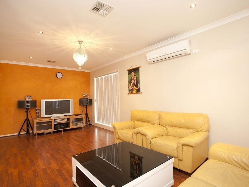 34 Woodburn Avenue, Deer Park VIC 3023