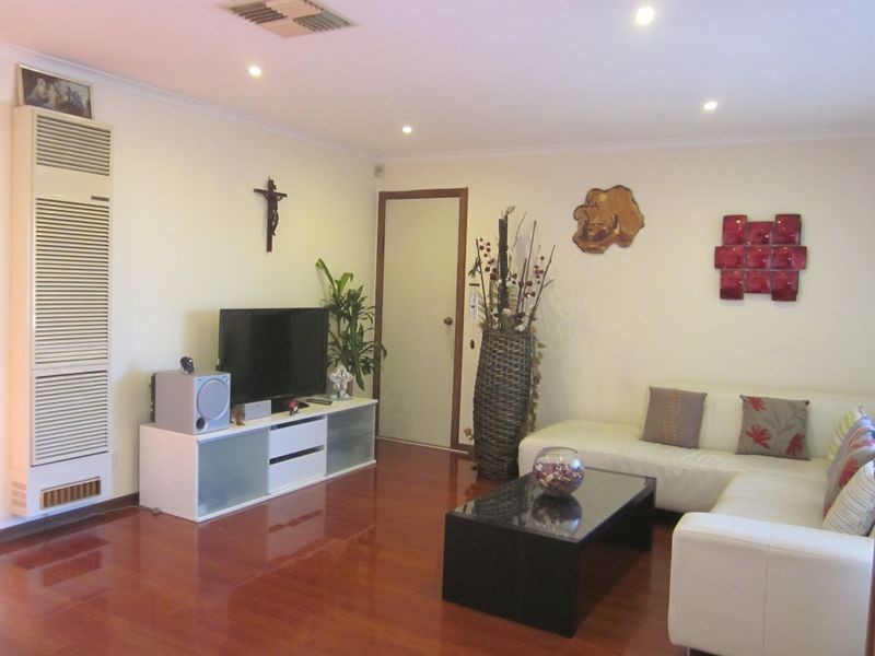 54 Clarke Avenue, St Albans VIC 3021