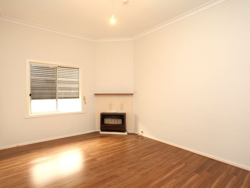 45 Station Road, Seddon VIC 3011