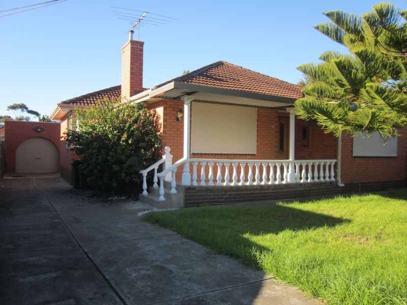 28 Douglas Avenue, St Albans VIC 3021