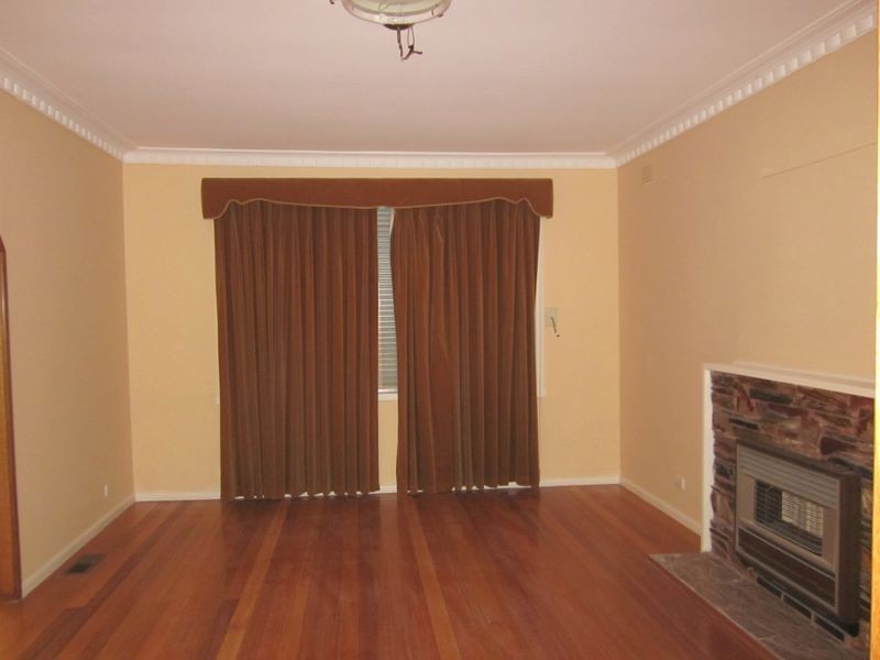 28 Douglas Avenue, St Albans VIC 3021