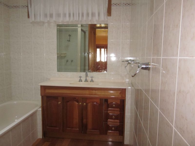 28 Douglas Avenue, St Albans VIC 3021