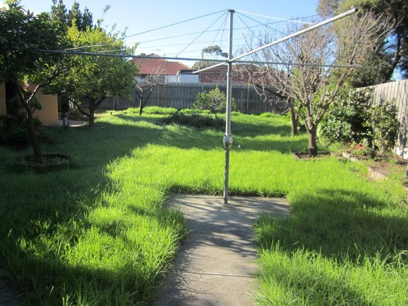 28 Douglas Avenue, St Albans VIC 3021