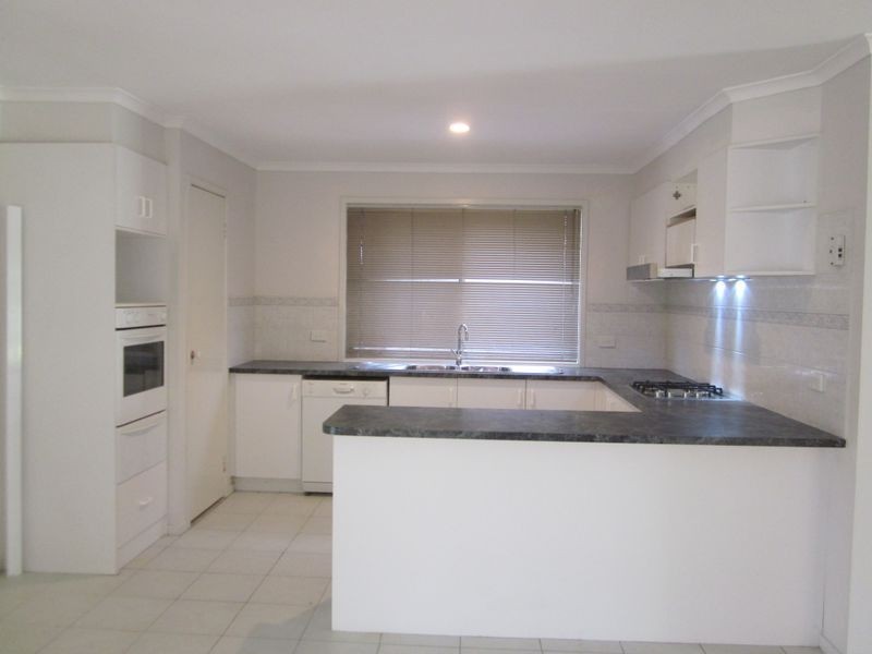 5 Elliott Court, Burnside VIC 3023