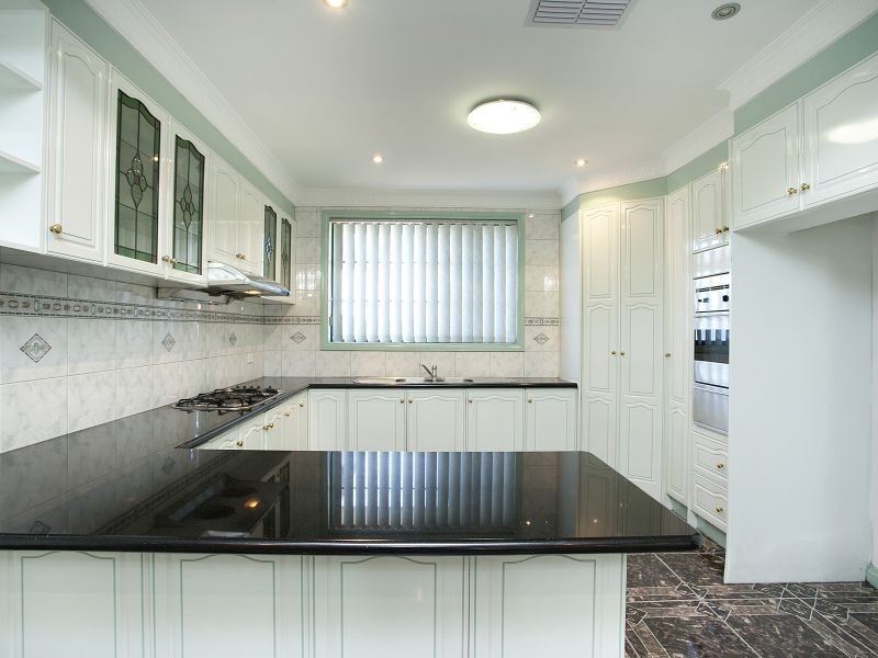 21 Feldspar Close, St Albans VIC 3021
