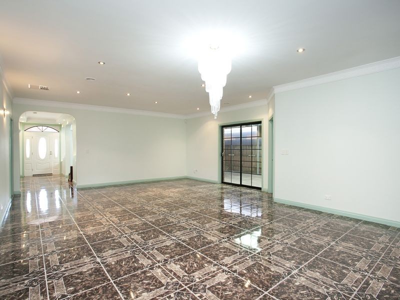 21 Feldspar Close, St Albans VIC 3021