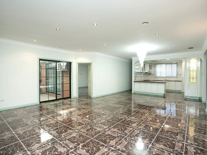 21 Feldspar Close, St Albans VIC 3021