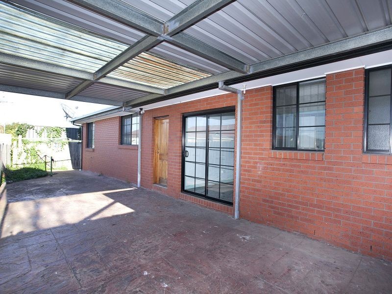 21 Feldspar Close, St Albans VIC 3021