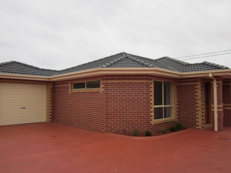 2/200 Biggs Street, St Albans VIC 3021