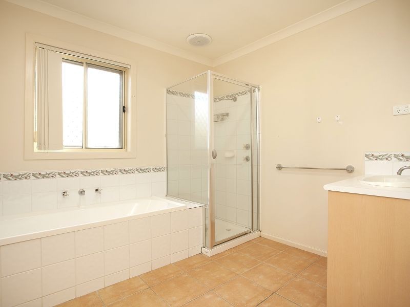 22 Amber Way, Taylors Hill VIC 3037