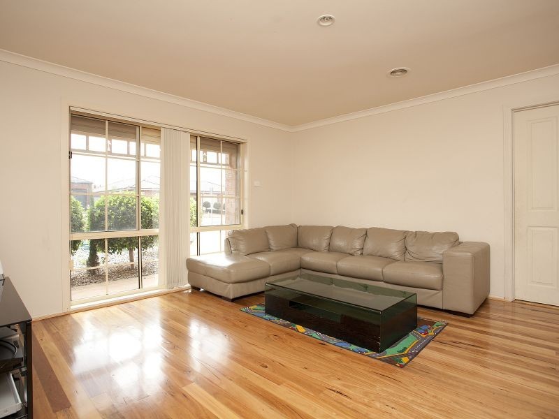 22 Amber Way, Taylors Hill VIC 3037