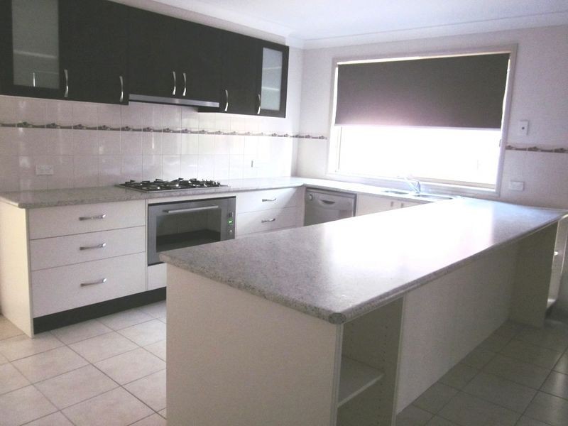 13 Lynne Maree Avenue, Deer Park VIC 3023