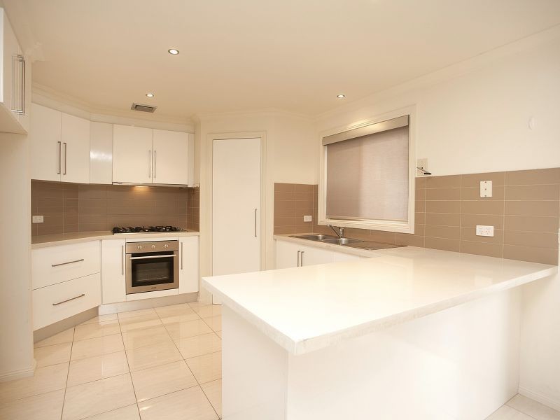 9 Moorland Road, Deer Park VIC 3023