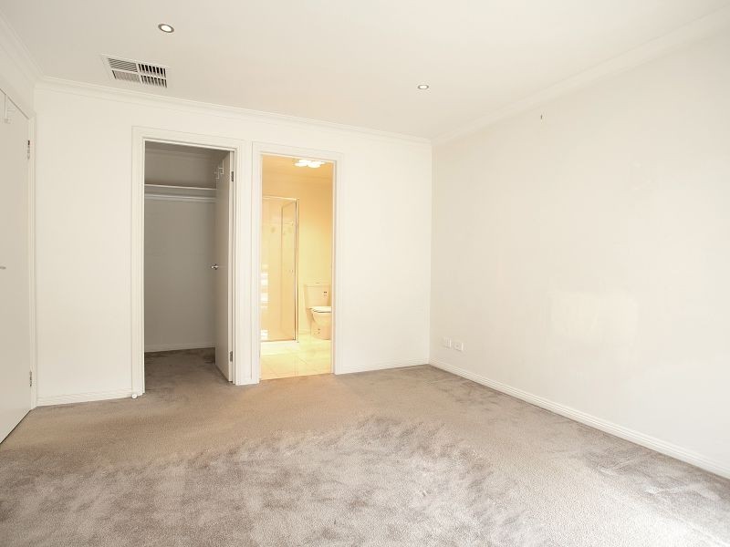 9 Moorland Road, Deer Park VIC 3023