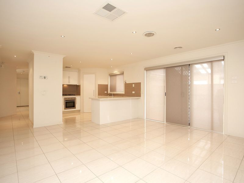 9 Moorland Road, Deer Park VIC 3023