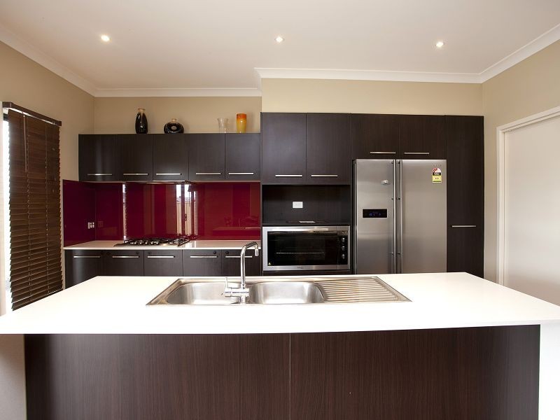 6 Murchison Place, Caroline Springs VIC 3023