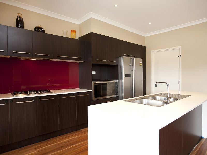 6 Murchison Place, Caroline Springs VIC 3023