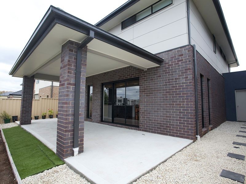 6 Murchison Place, Caroline Springs VIC 3023