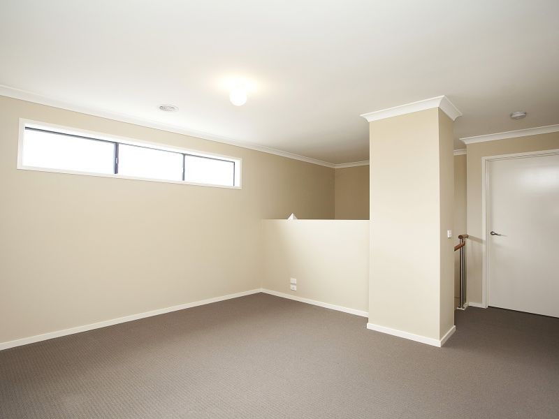 6 Murchison Place, Caroline Springs VIC 3023