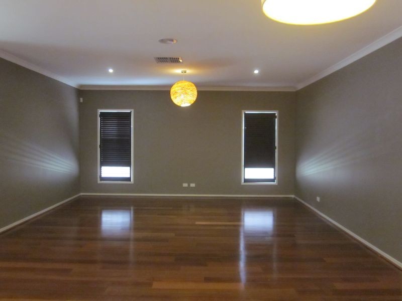 1 Muirfield Street, Deer Park VIC 3023
