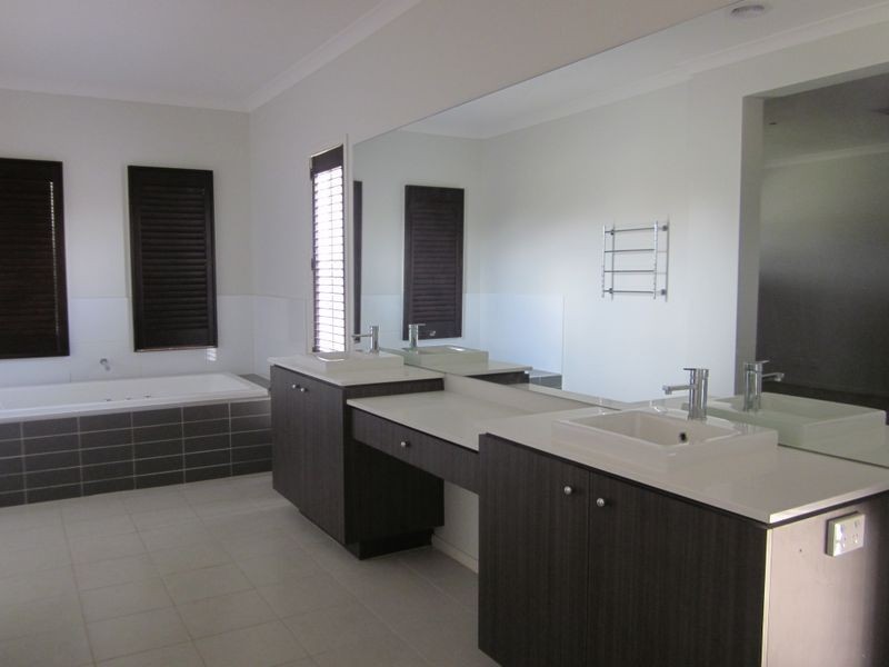 1 Muirfield Street, Deer Park VIC 3023