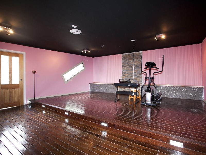 16 Whitmore Place, Hillside VIC 3037