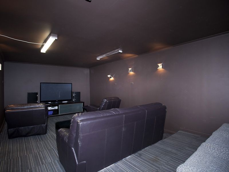 16 Whitmore Place, Hillside VIC 3037