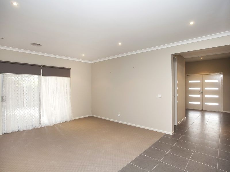 5 Kellerman Drive, Point Cook VIC 3030