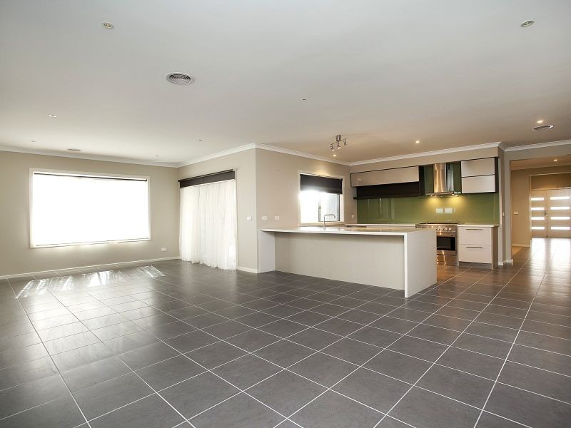 5 Kellerman Drive, Point Cook VIC 3030