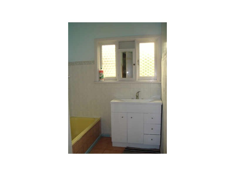 8 Davey street, Sunshine VIC 3020