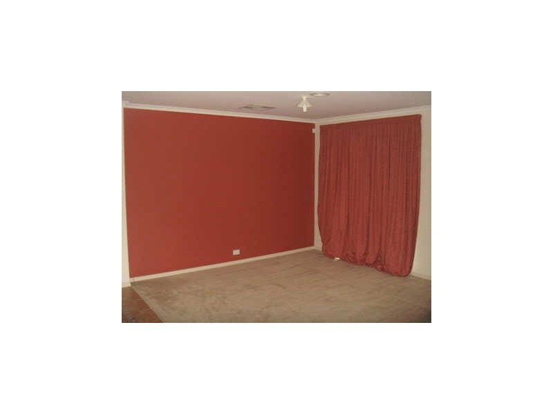 25 Peter Drive, Sunshine VIC 3020