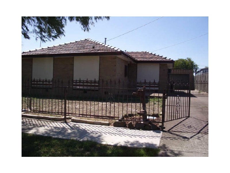 12 Skipton Street, St Albans VIC 3021