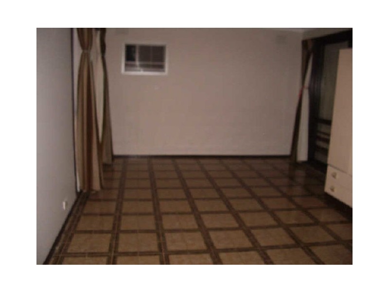 12 Skipton Street, St Albans VIC 3021