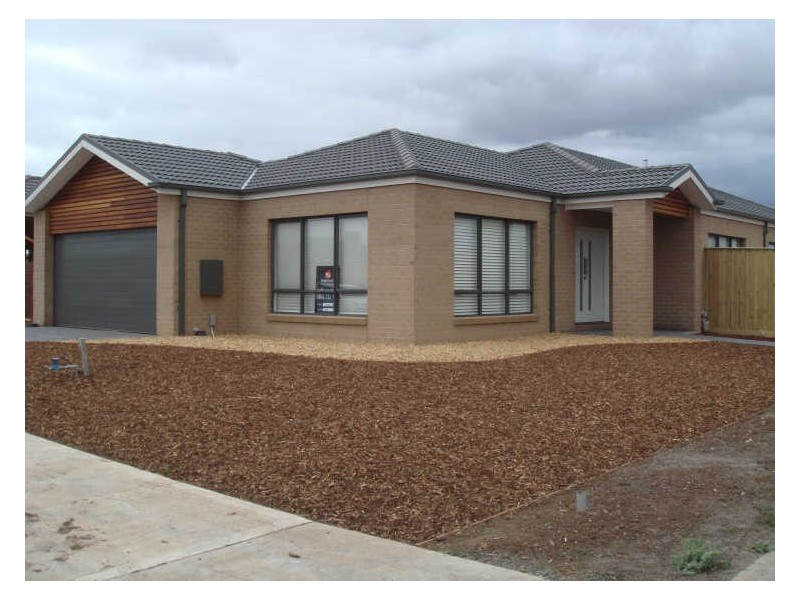 2 Eagle Way, Deer Park VIC 3023