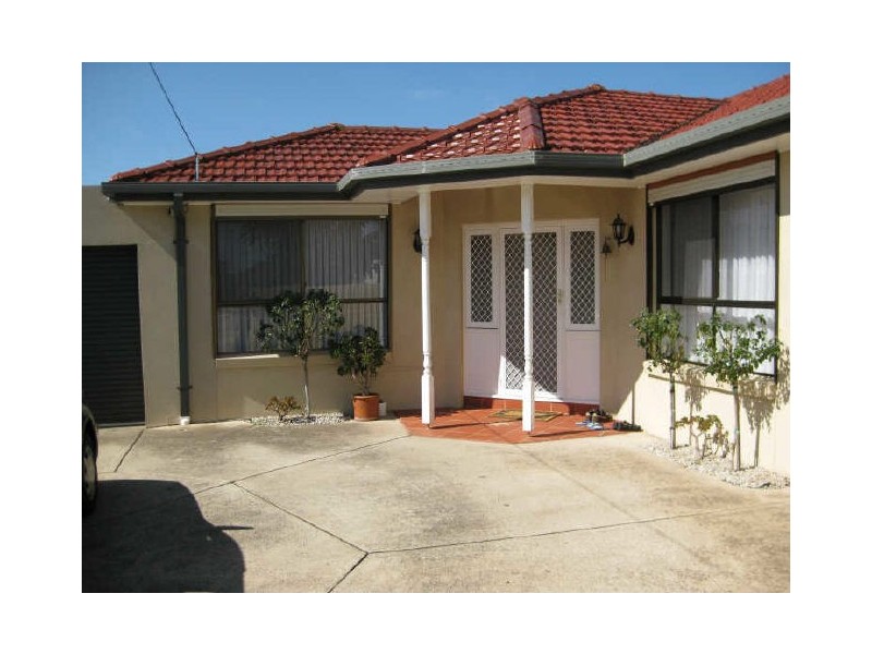2/32 Adams Street, St Albans VIC 3021