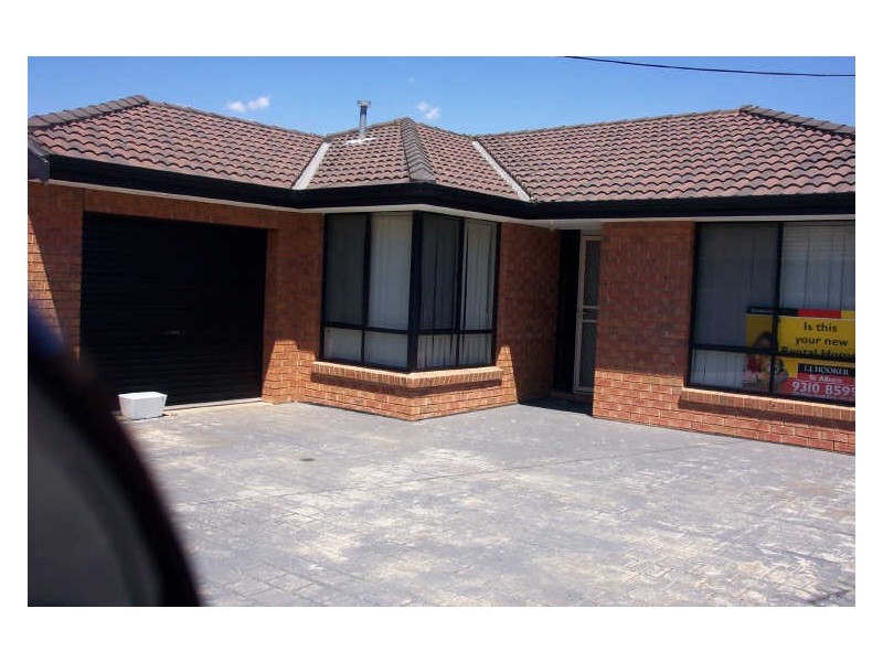 2/9 Adams Street, St Albans VIC 3021