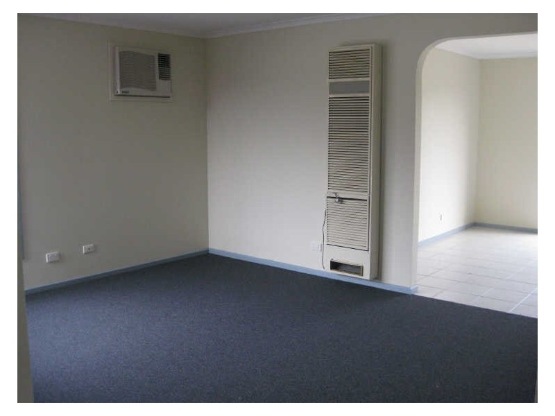 2/9 Adams Street, St Albans VIC 3021