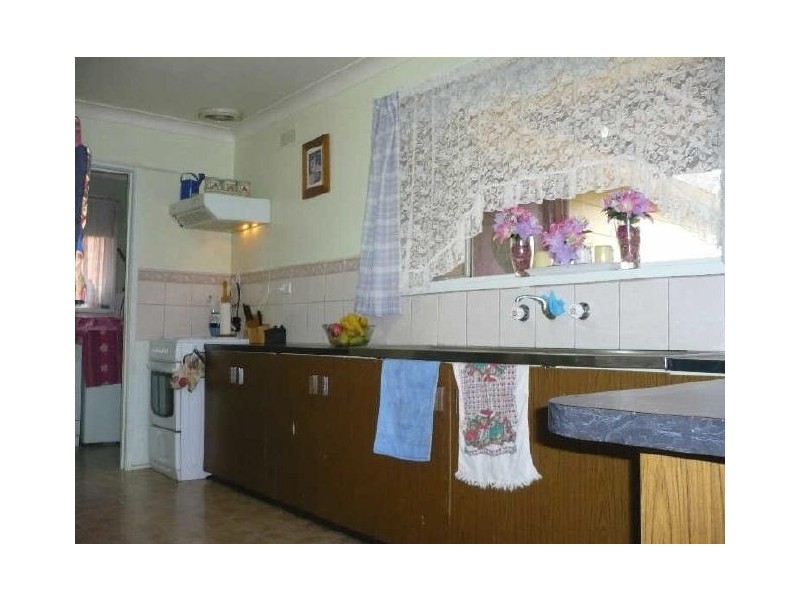 26 President Rd, St Albans VIC 3021