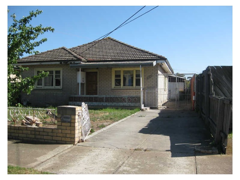 8 Christie Street, Deer Park VIC 3023