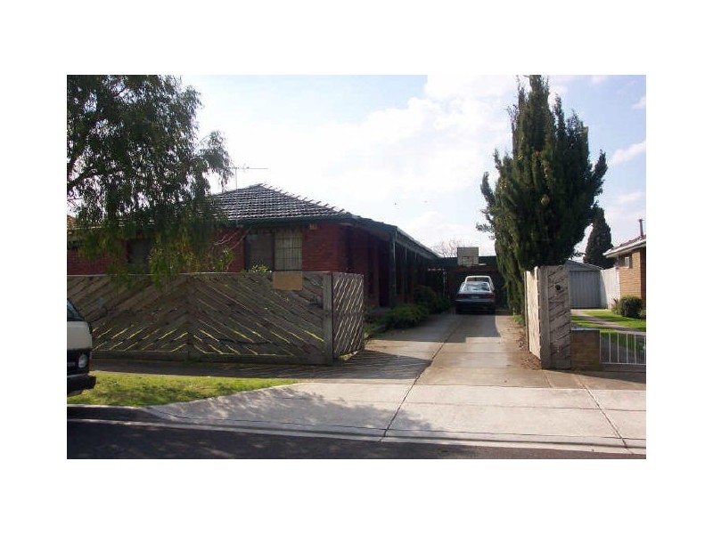 26 Runcorn Crescent, Deer Park VIC 3023